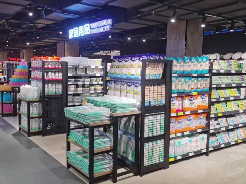 What is the approximate actual floor area of ​​the store?