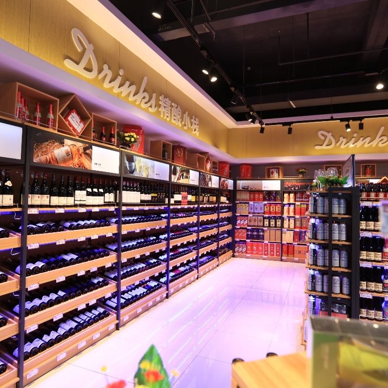 Wall-mounted and modular solutions (glass and wood shelving)