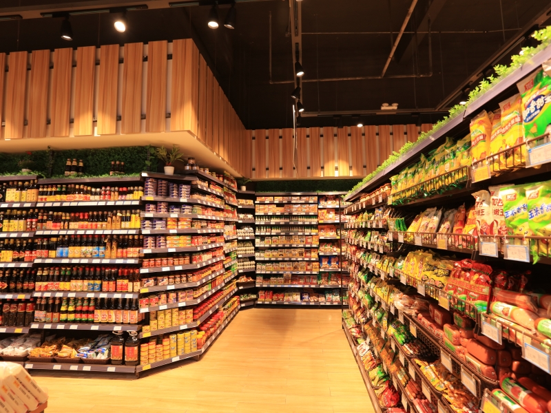 Single-sided wall-mounted supermarket shelving unit