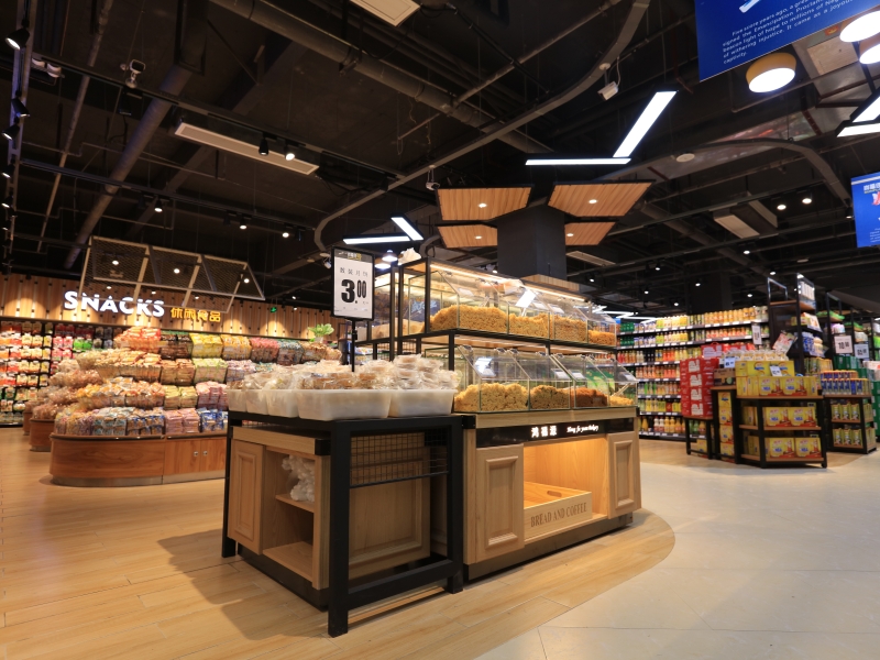 Bread Display Case – Iron and Wood Combination